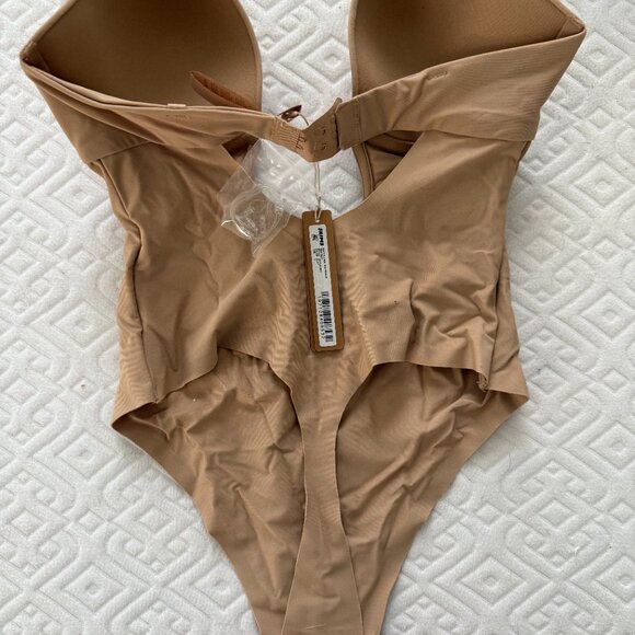 NWT SKIMS Nude Strapless Thong Bodysuit Size S - Picture 2 of 4